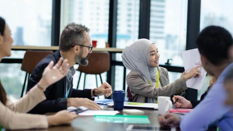 lingkungan kerja yang kondusif ( regulasi internal sdm, kebijakan sdm )